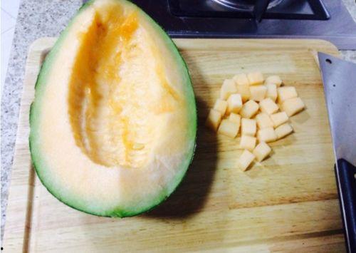 鹅网红吃哈密瓜,舌尖上的哈密瓜盛宴